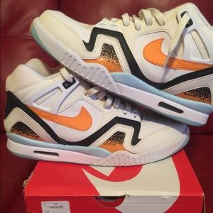 Nike Tech Challenge II Kumquat